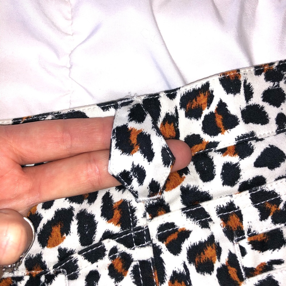 Volcom Leopard shorts - Picture 7 of 7